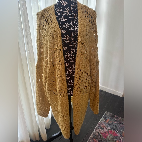 3BN Crochet Oversized Cardigan Sweater - Picture 1 of 4